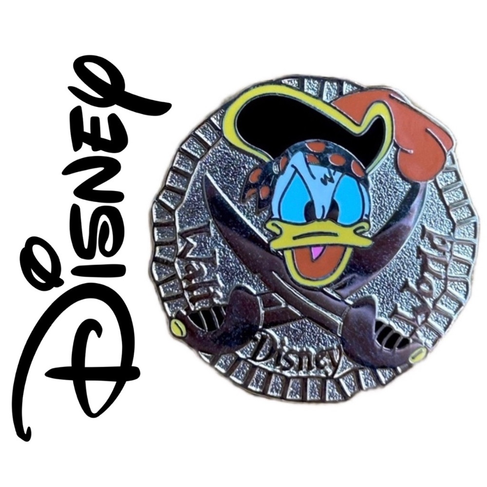 Walt Disney World Donald Duck Pirates of the Caribbean Gold Coin Trading‎ Pin